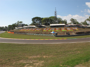 HIdden Valley Raceway - сравнительно молодая (1986 года), но очень самобытная и стильная трасса