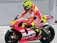 ...в 2011 осуществил мечту всей Италии перейдя в Ducati. Пока правда болельщики не увидели побед Вале в новой команде, но "The Doctor" наверняка сможет поставить правильный диагноз