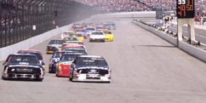 1994. Старт первой в истории Brickyard 400. C поула стартует Рик Мэст