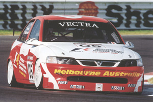 Питер Брок за рулём Vauxhall Vectra в 1997 AMP Bathurst 1000